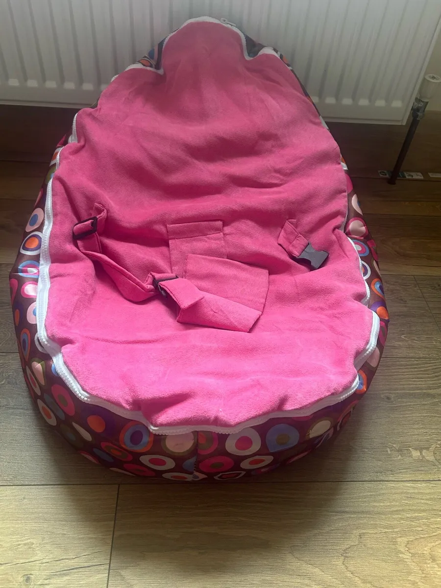 Baby pushchair, bouncer and bean bag - Image 3