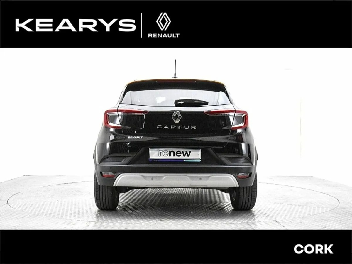 Renault Captur Iconic dCi 95 Manual  MY19 - Image 2