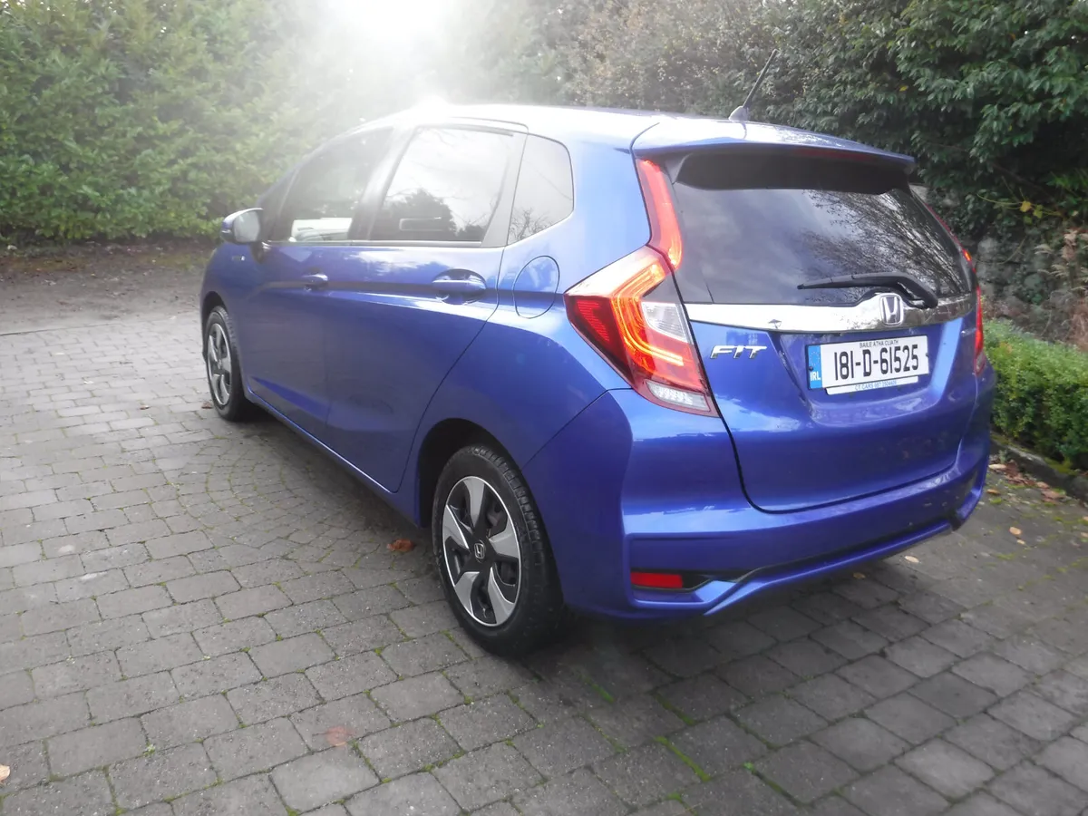 Honda Fit 2018 1.5 AUTO HYBRID NCT 11/27 ANDROID - Image 4