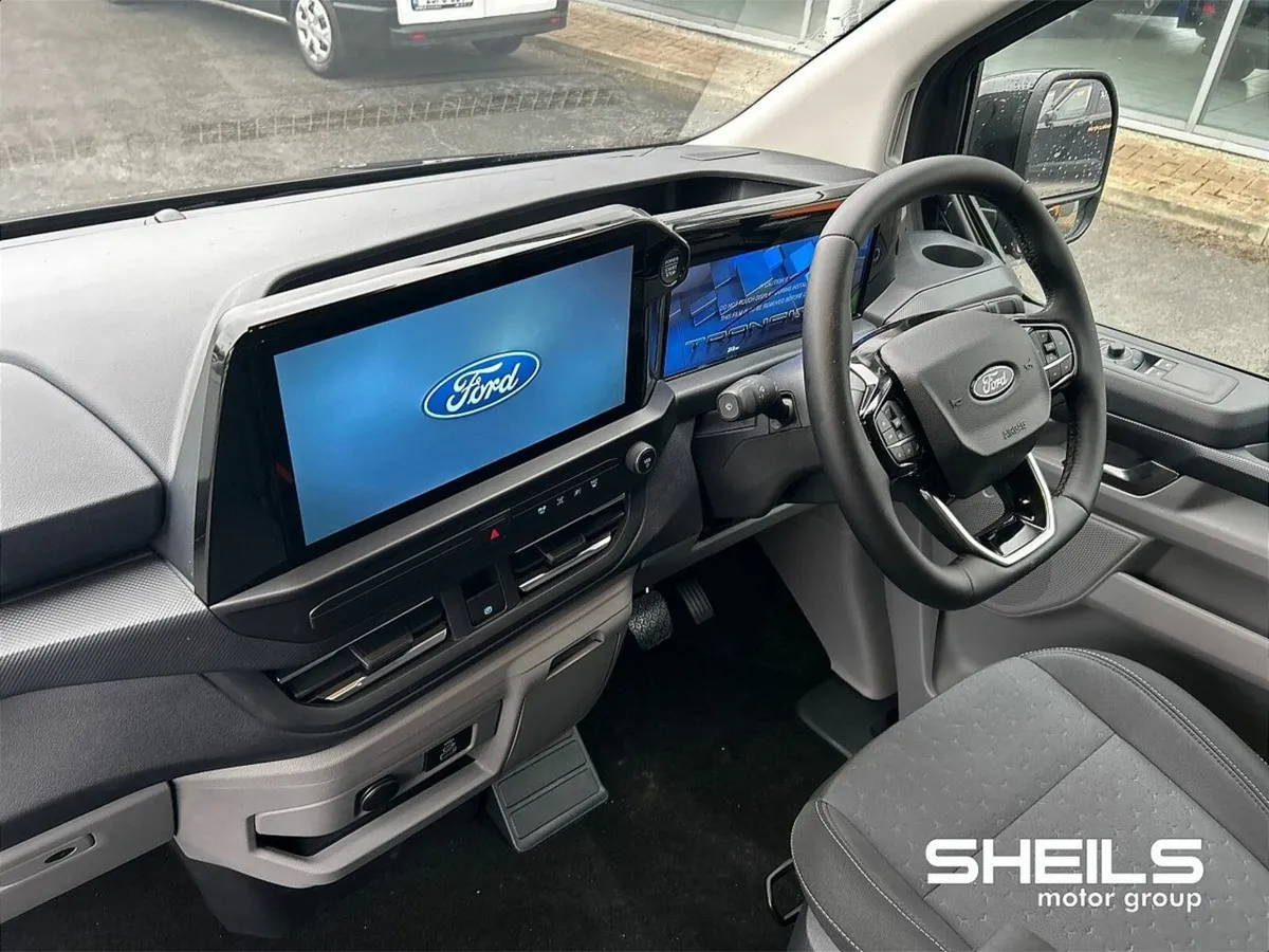 Ford Transit Custom 6 SEATER HYBRID (LOW VRT) - Image 3