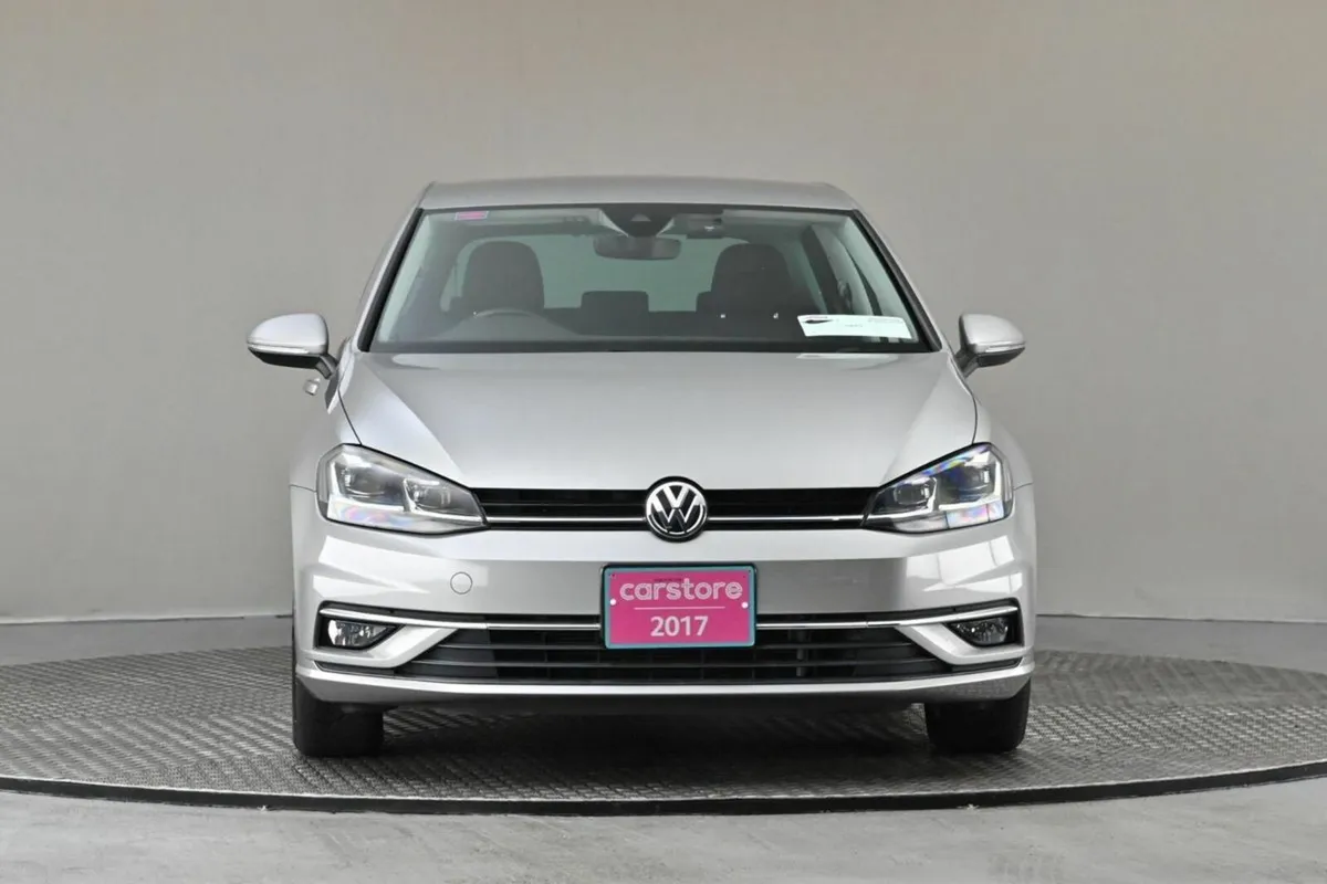 Volkswagen Golf 1.2 TSI MK 7.5 DSG COMFORTLINE **R - Image 2