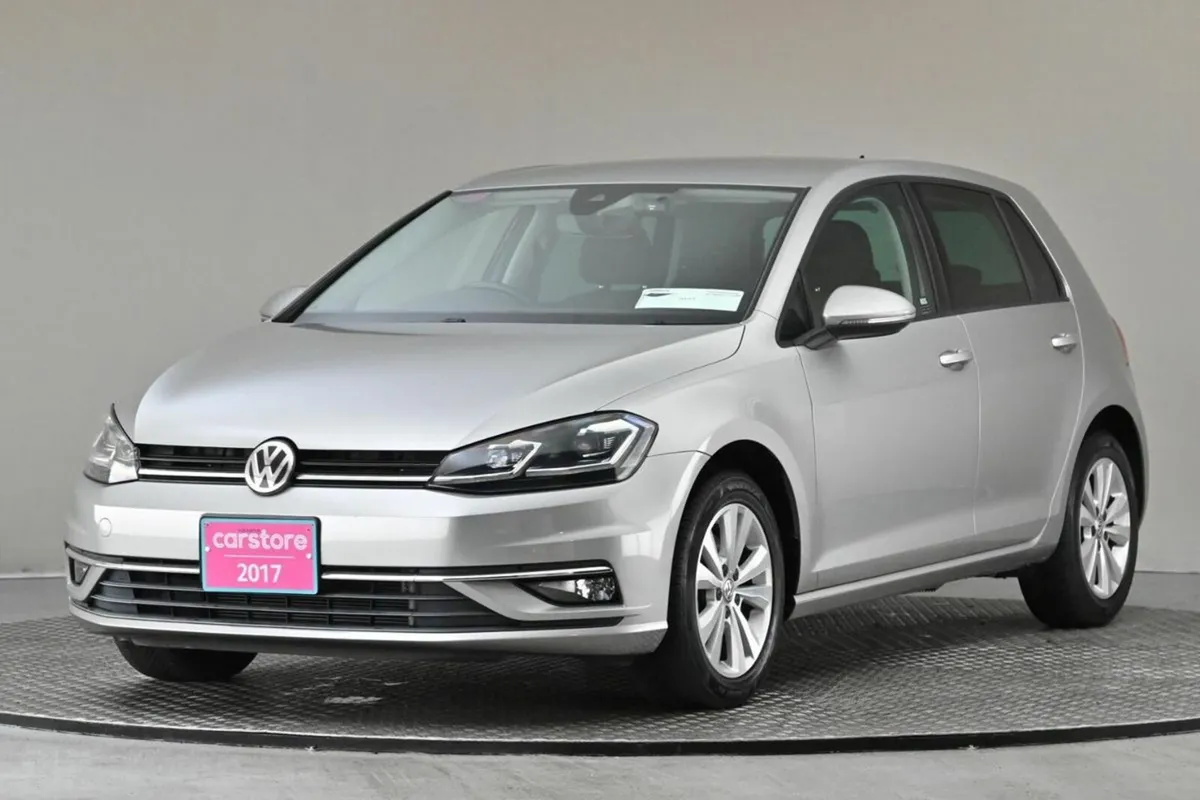 Volkswagen Golf 1.2 TSI MK 7.5 DSG COMFORTLINE **R - Image 3
