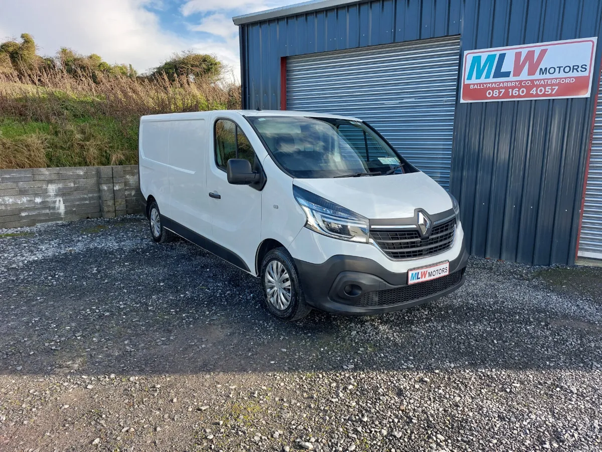Renault Trafic 211 LWB 2.0L DCI Showroom Condition - Image 1