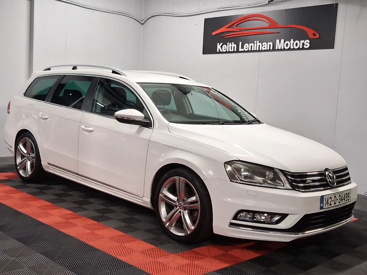 2014 Volkswagen Passat **R LINE - LOW KLMS** - Image 3