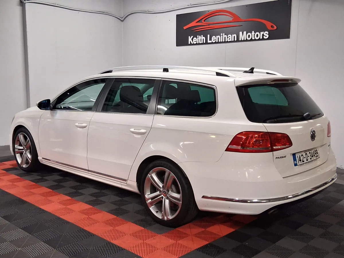 2014 Volkswagen Passat **R LINE - LOW KLMS** - Image 4