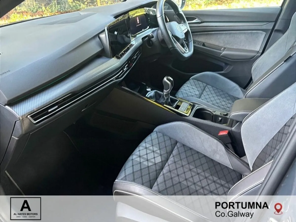 Volkswagen Golf R-LINE 2.0 TDI 150HP **SALE NOW ON - Image 4