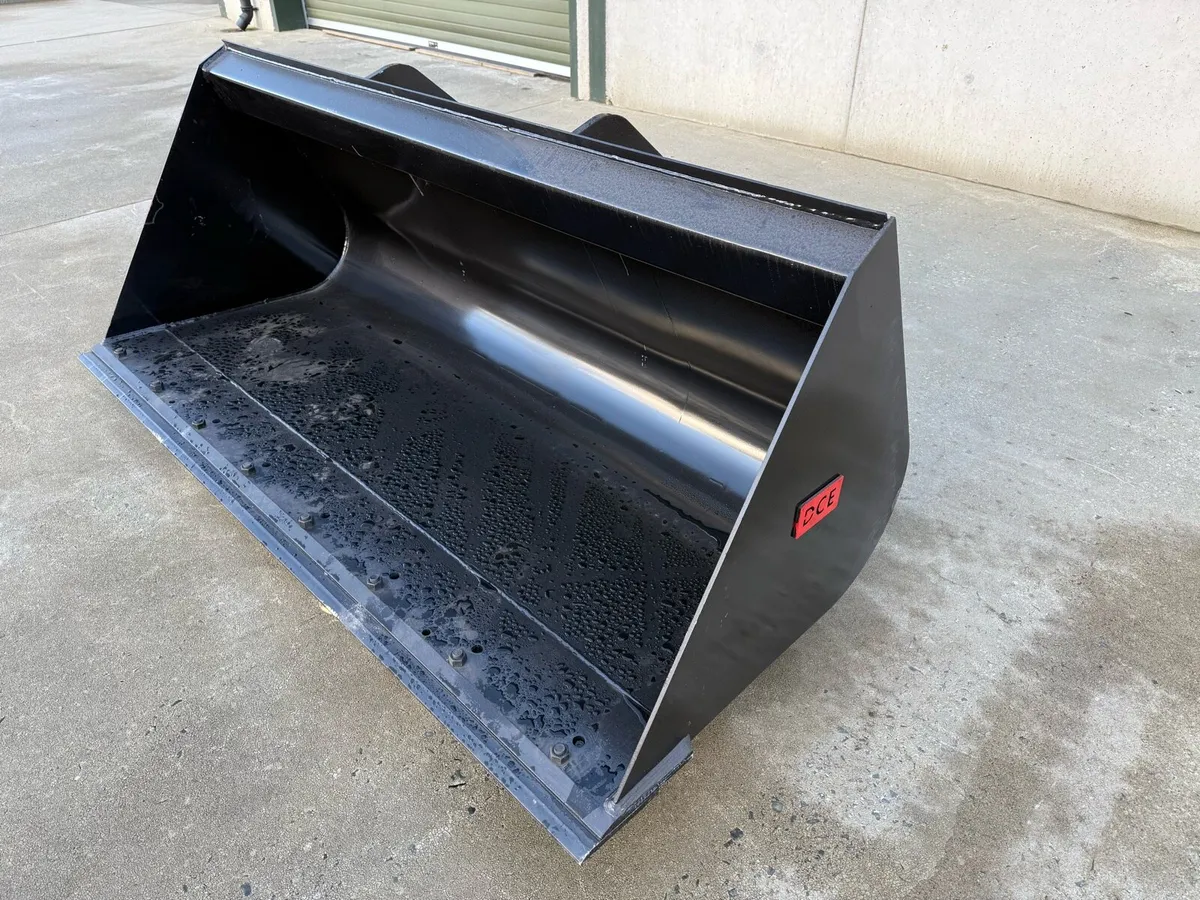 For sale new unused Manitou Telehandler bucket - Image 1