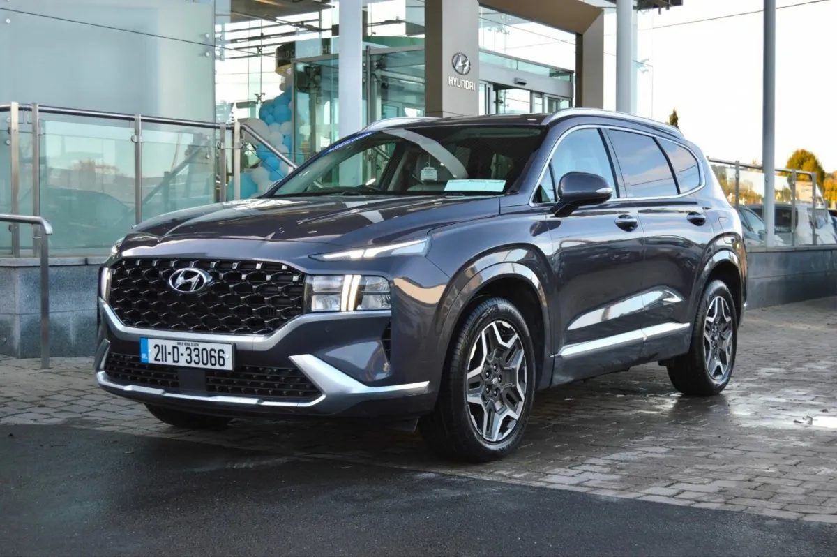 Hyundai Santa Fe 1.6 PHEV 4WD Executive Plus Auto - Image 1