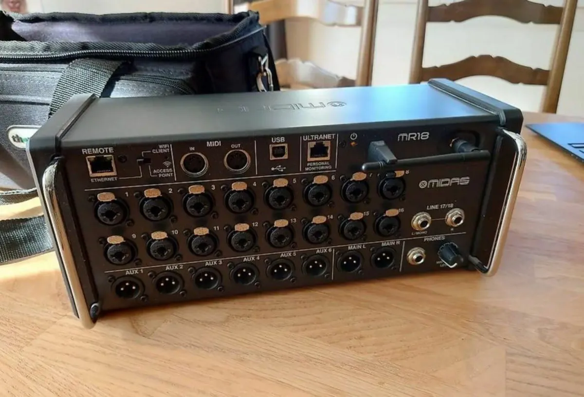 Midas MR18 Digital Mixer + Carry Bag Like New - Image 4
