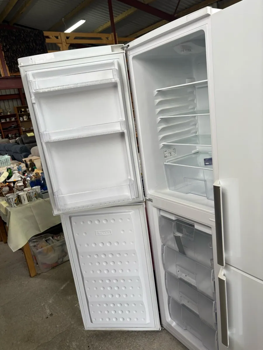 Hoover fridge freezer - Image 2