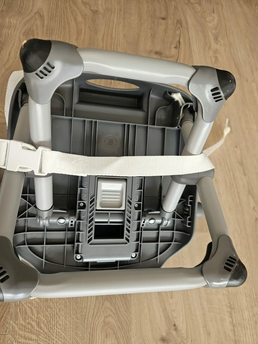 Chicco Pocket Snack travel seat Dark Grey - Image 2