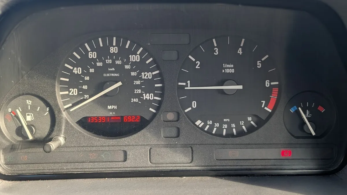 1995 BMW 5 Series E34 518i Classic - Image 2