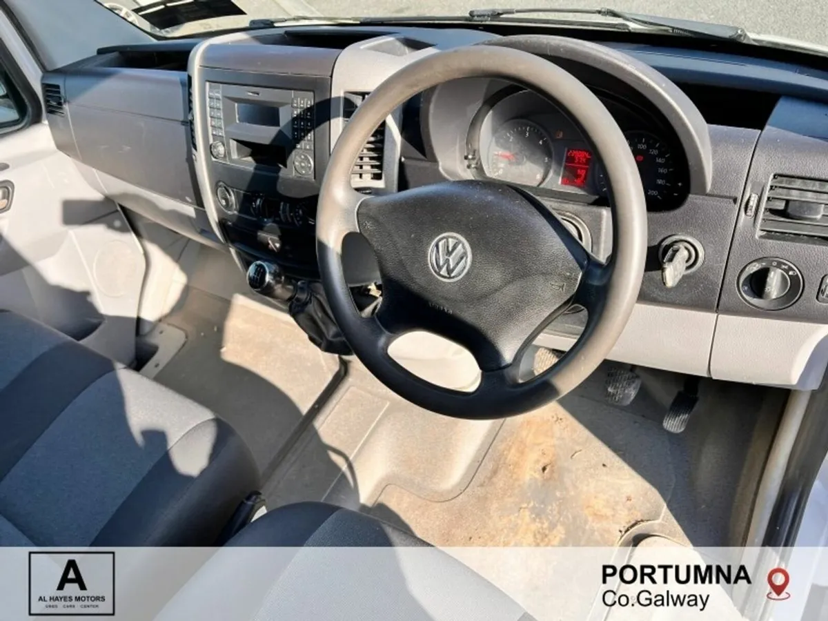 Volkswagen Crafter 30 MWB 2.0TDI 6SPEED 136BHP*PLU - Image 4