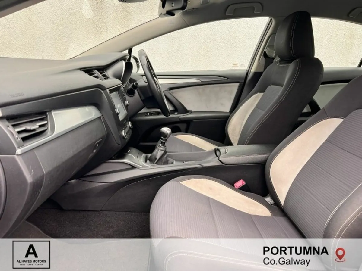 Toyota Avensis 2.0 D LUNA 4DR - Image 4