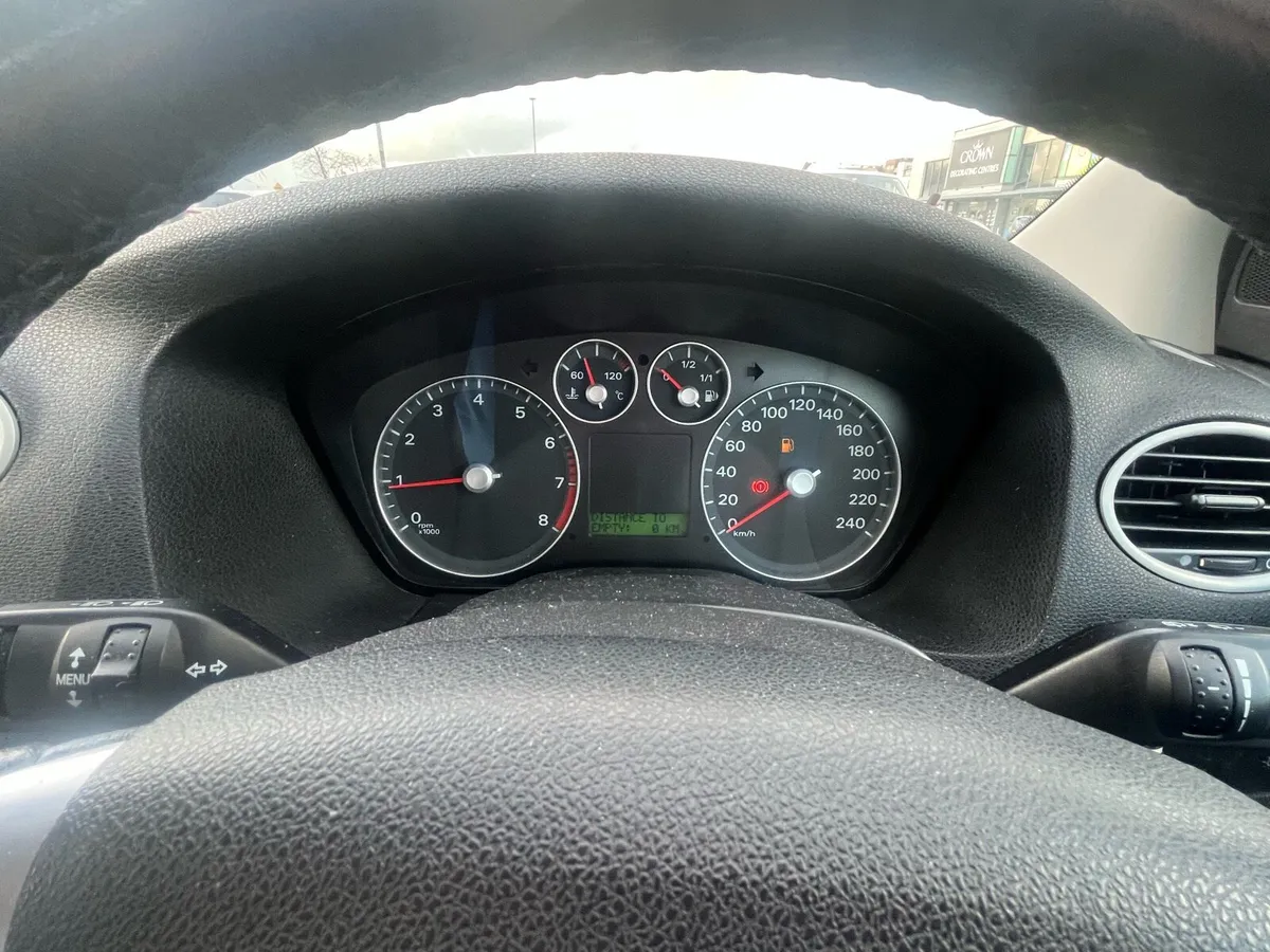 Ford fucus - Image 3