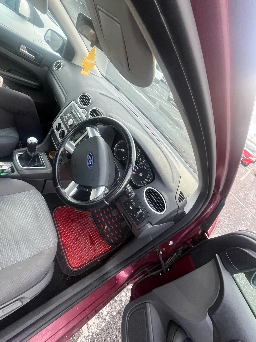 Ford fucus - Image 4