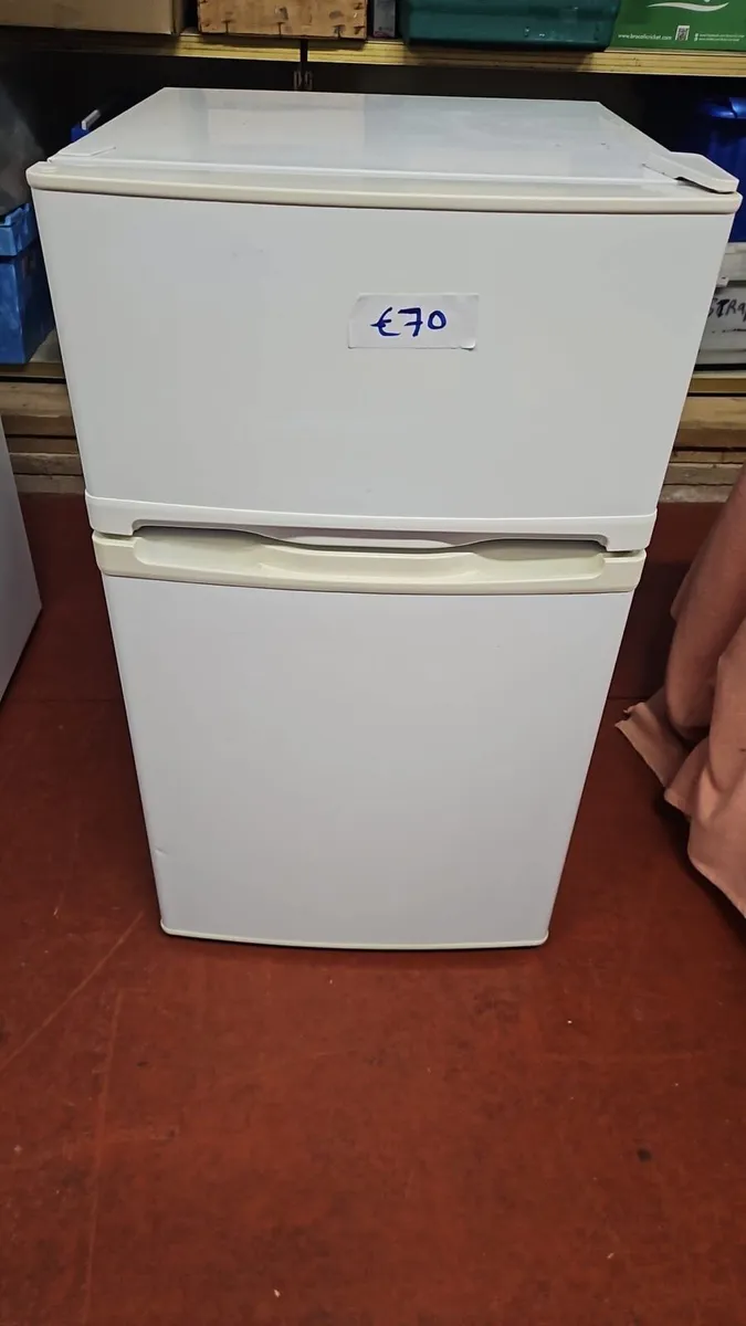 Essentials small fridge freezer - Image 1