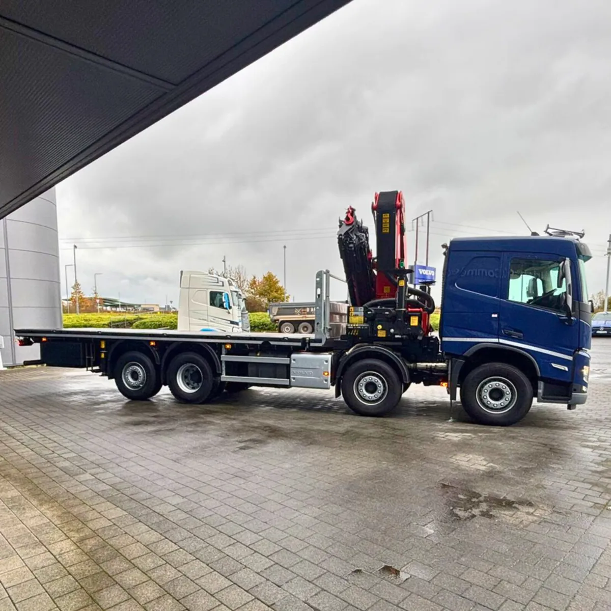 Volvo FM Rigid Hi-Ab - Image 4