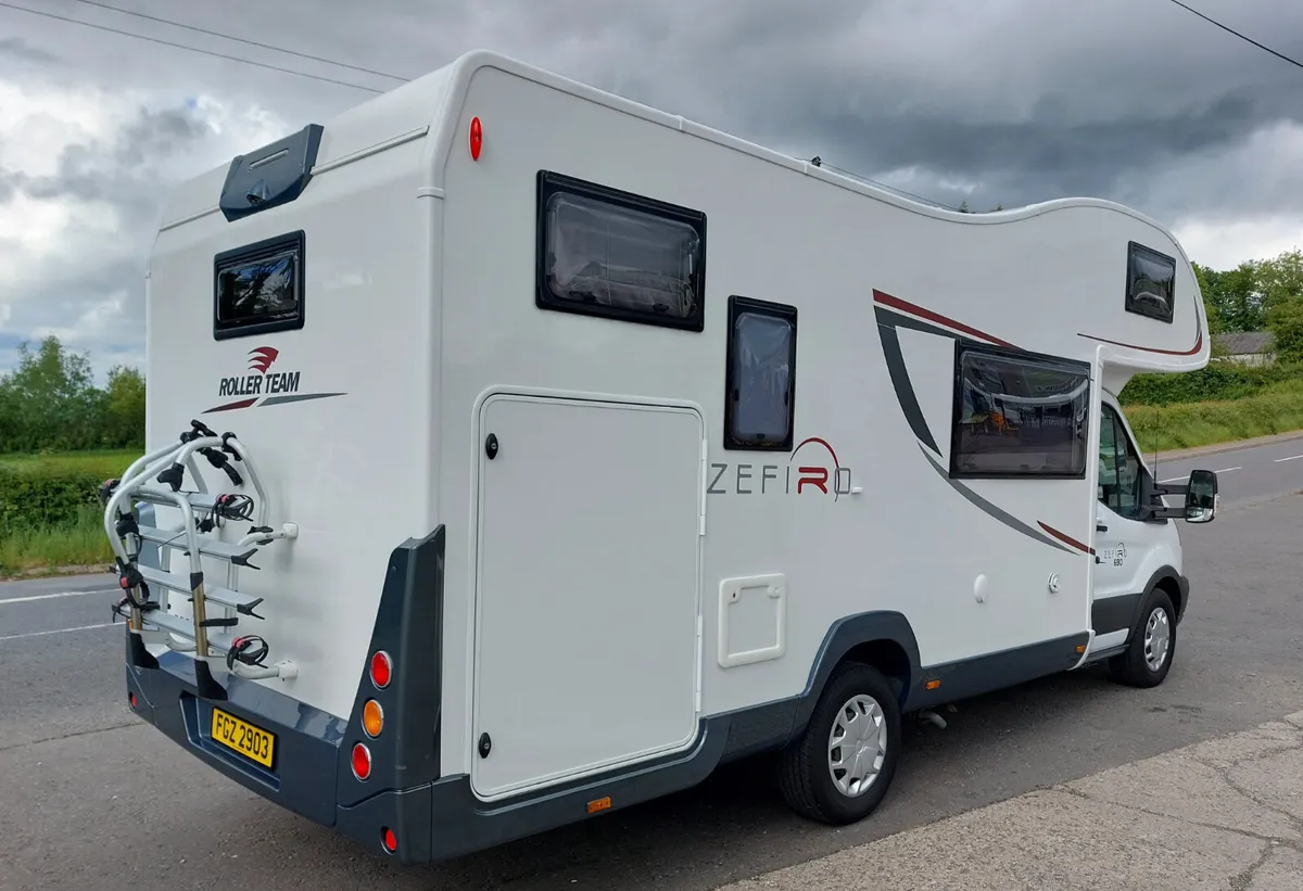 2015 RollerTeam Zefiro 690G-6 Berth/Belt - Image 4