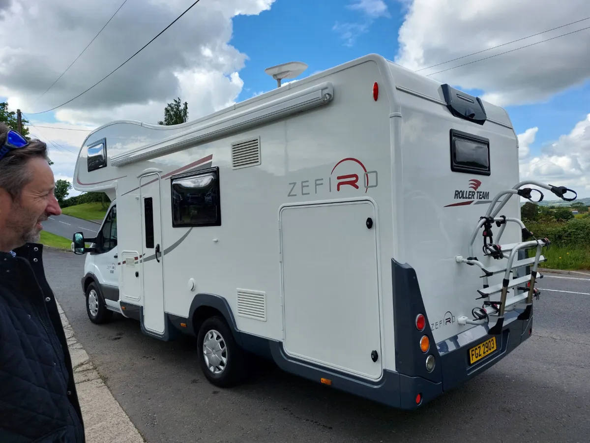 2015 RollerTeam Zefiro 690G-6 Berth/Belt - Image 3
