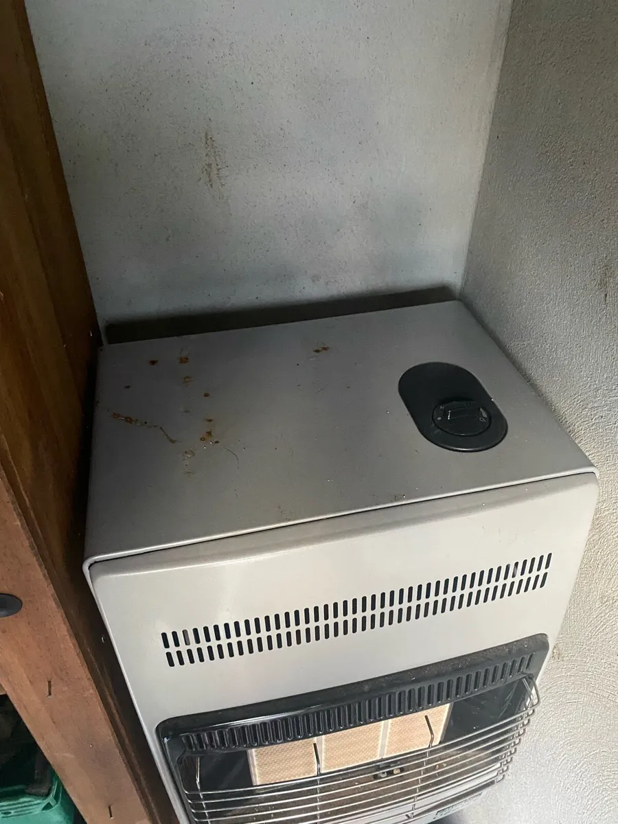 Gas heater - Image 1