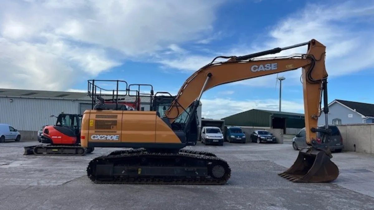 2022 Case CX210E - Image 3