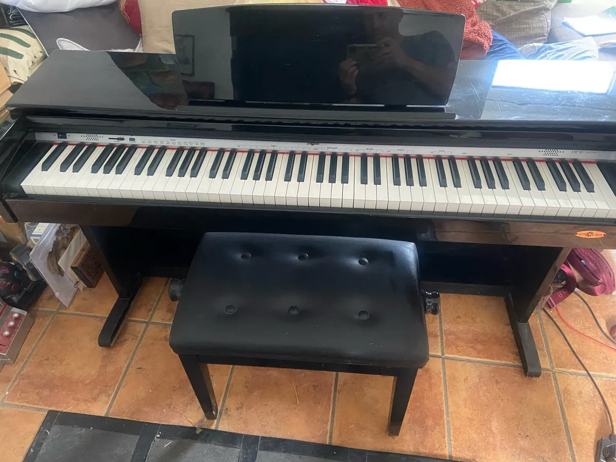 Digital Piano with foot pedals - Image 1