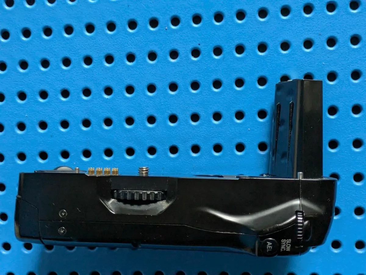 Minolta VC- 508/600 battery grip for 600/700/800si - Image 1