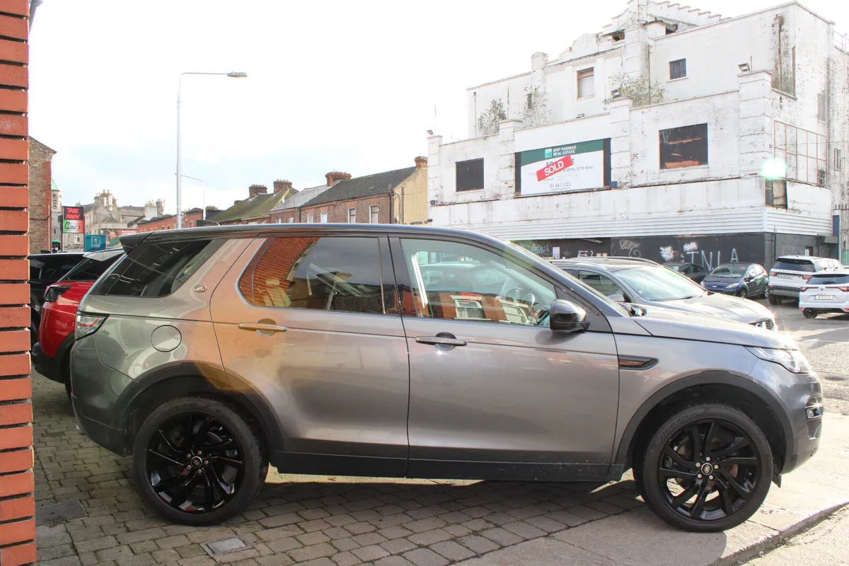 Land Rover Discovery Sport HSE AUTO 7 SEAT 2017 - Image 3