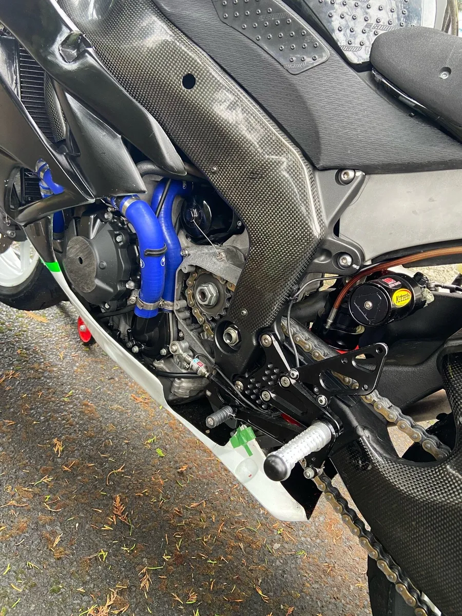 Kawasaki ZX6R - Image 4