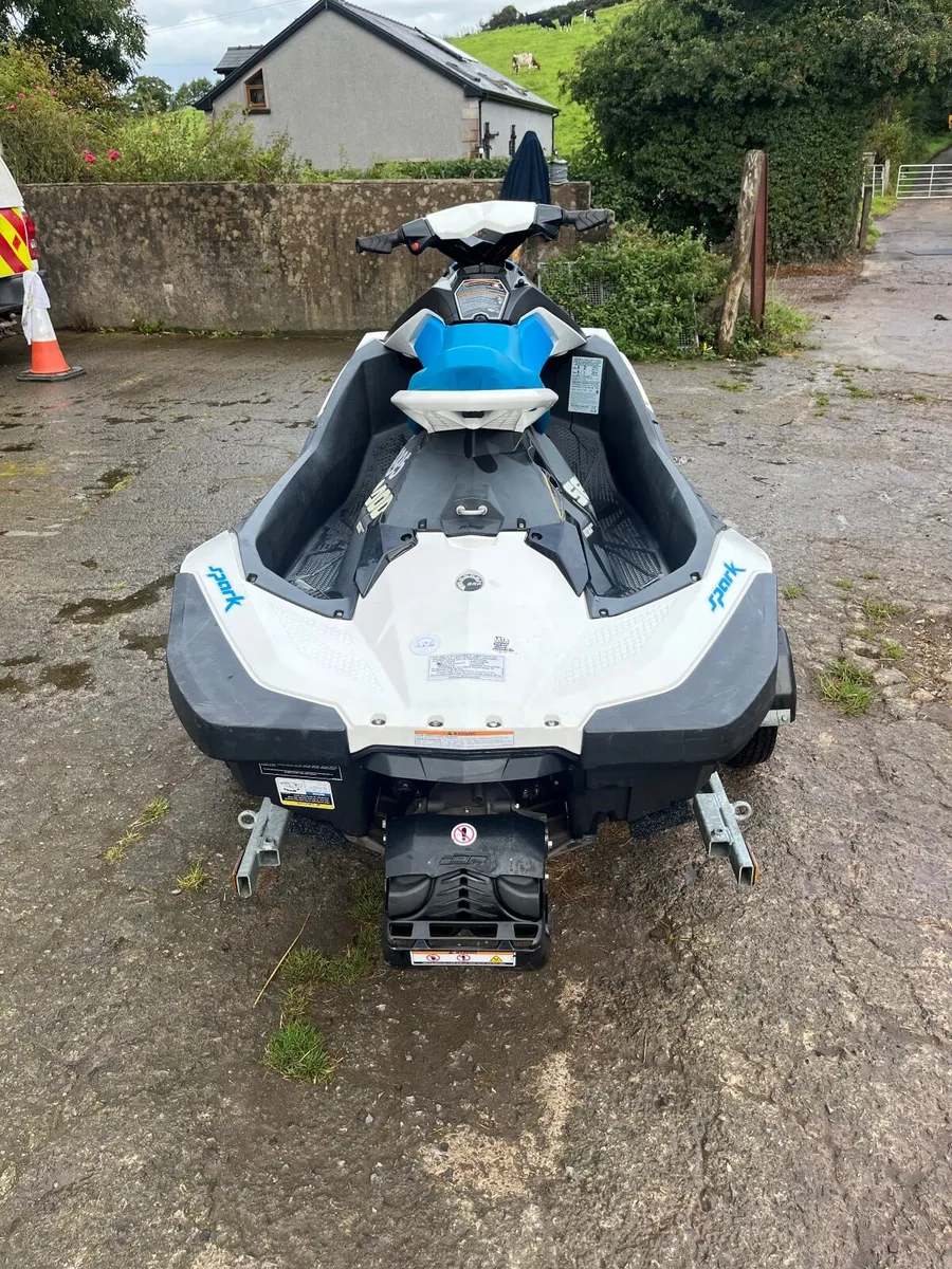 Jet ski - Image 4