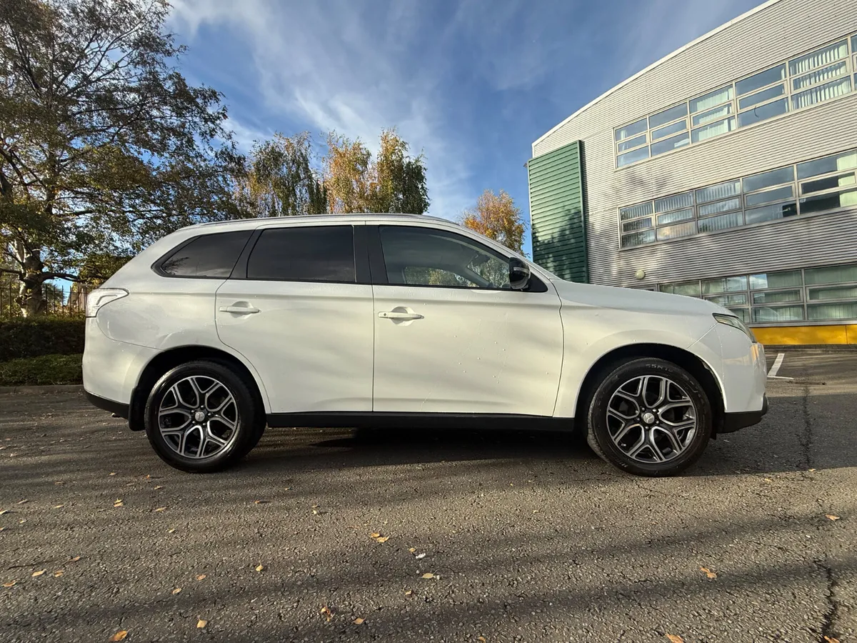 Mitsubishi Outlander 2.2 Diesel 2WD - Image 3