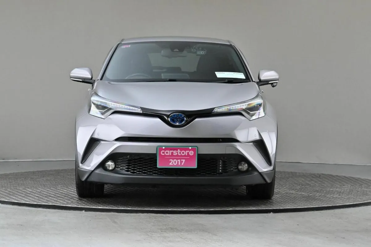 Toyota C-HR 1.8 HYBRID **HALF LEATHER**REVERSE CAM - Image 2