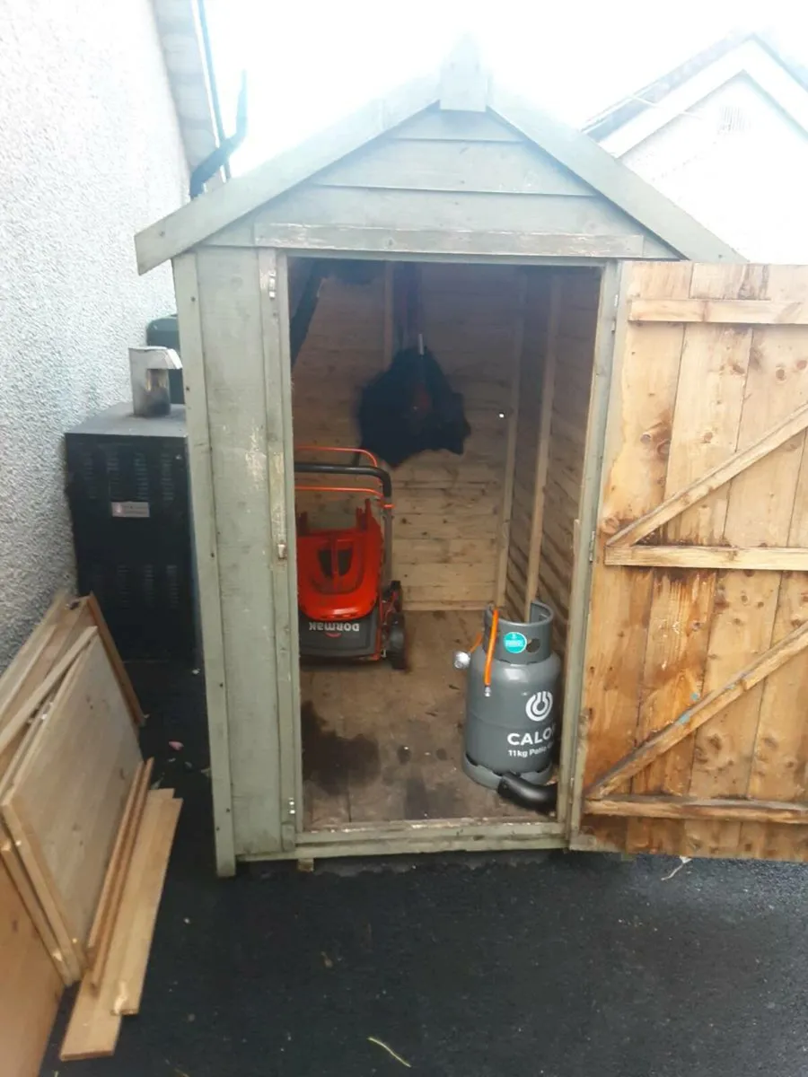 Timber shed - Image 4