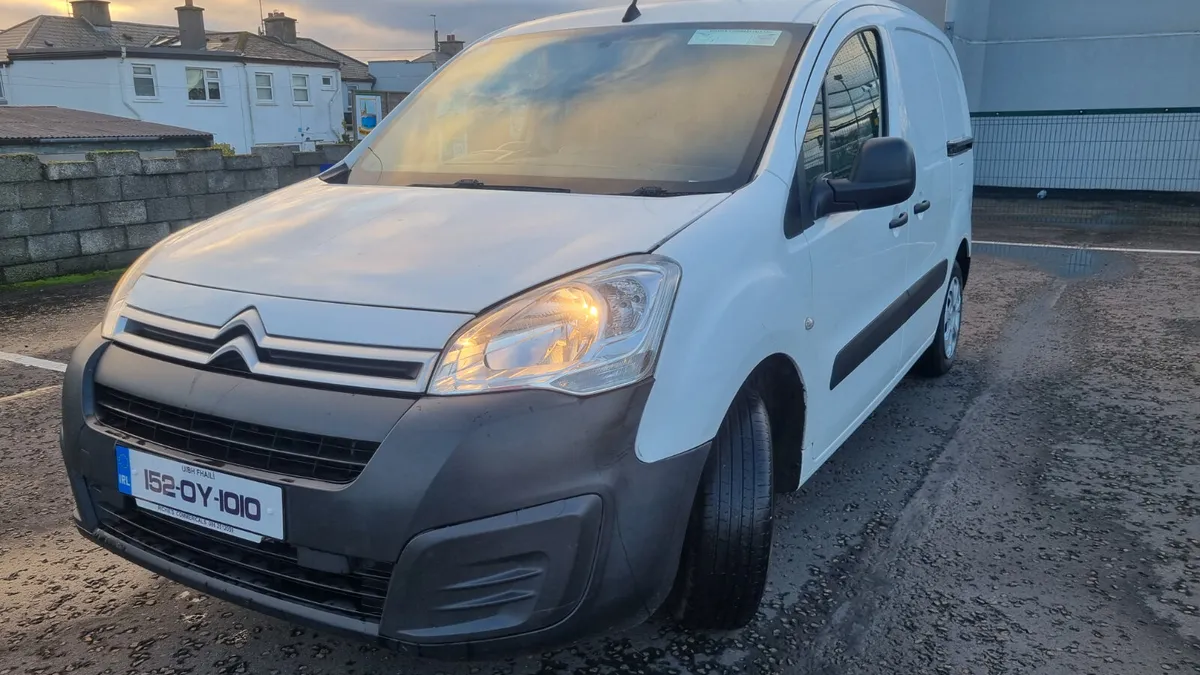 152 Citroen Berlingo 3 seater - Image 3