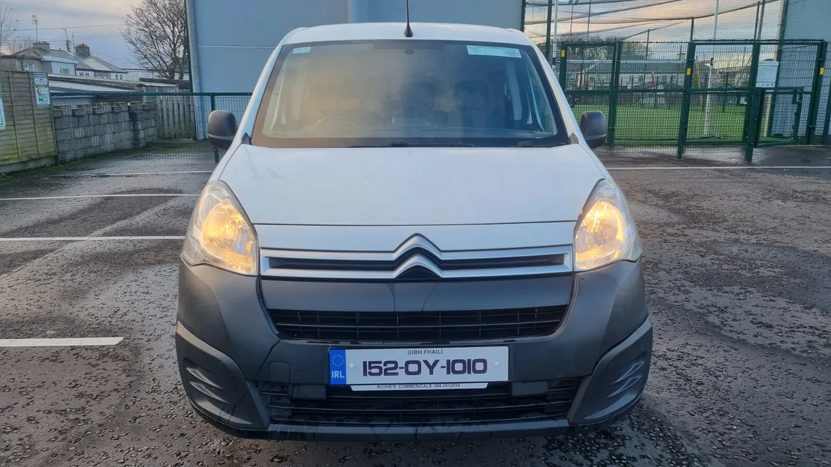 152 Citroen Berlingo 3 seater - Image 2