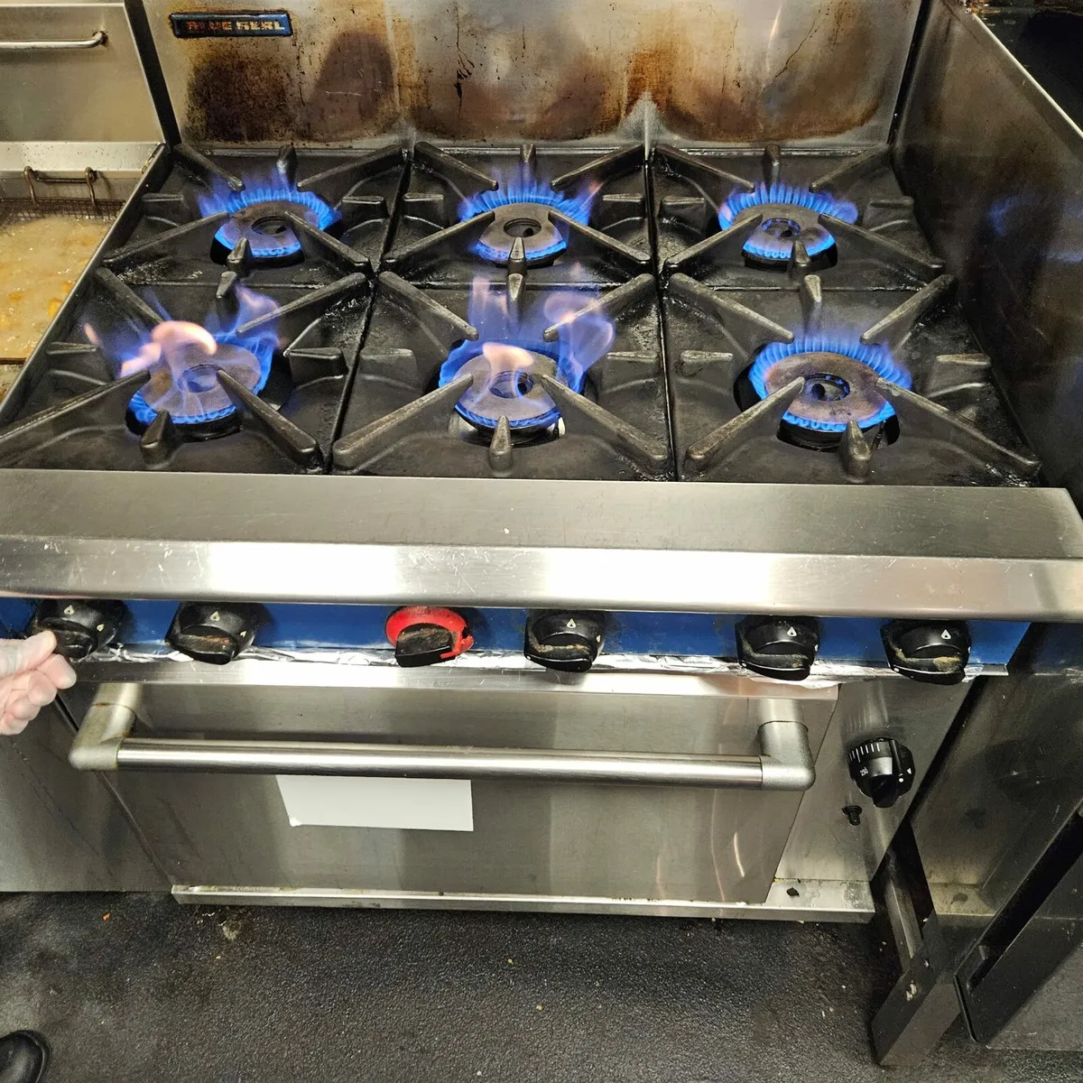 6 ring gas hob cooker - Image 1