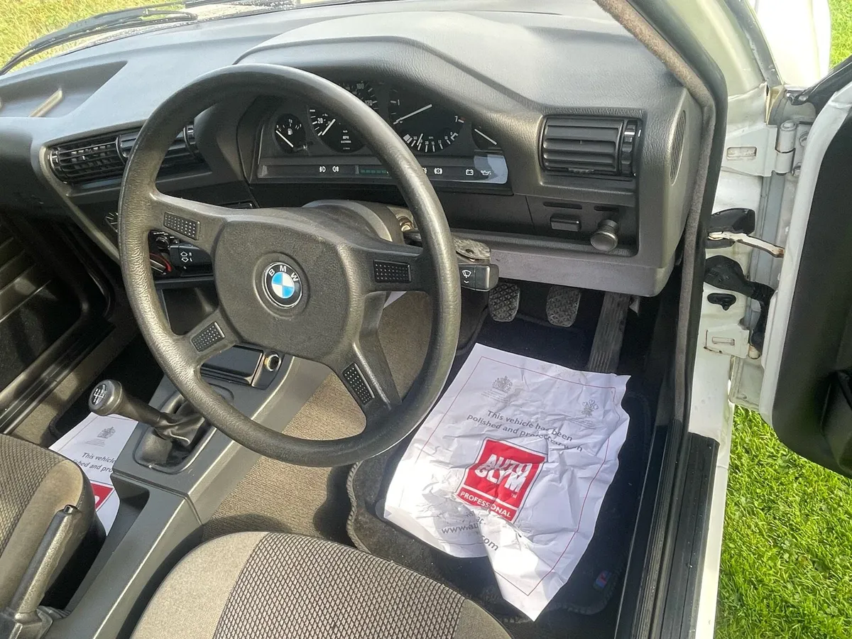 BMW E30 - Manual - original - Image 3