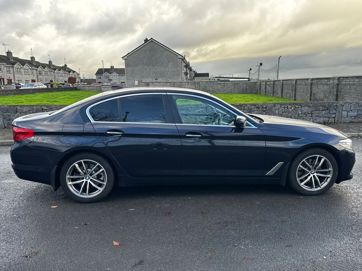 2017 BMW 520d (g30) Automatic - Image 4