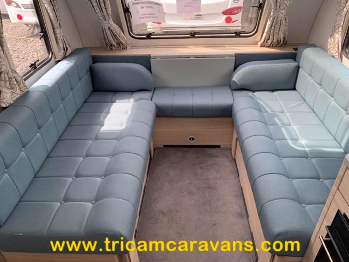 2021 Adria Altea 622DP Dart Rear Island Bed - Image 3