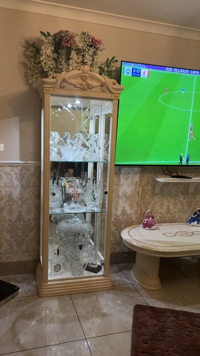 Italian style display cabinets - Image 1