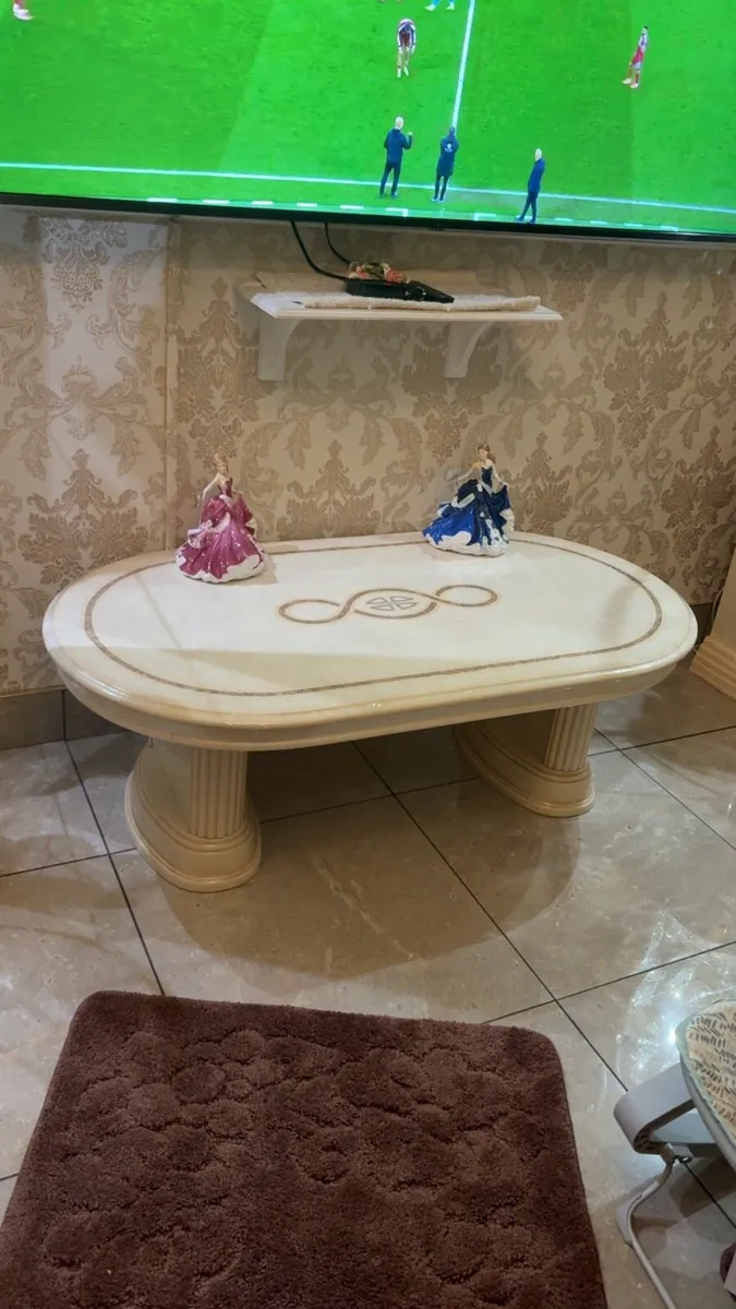 Italian style display cabinets - Image 3