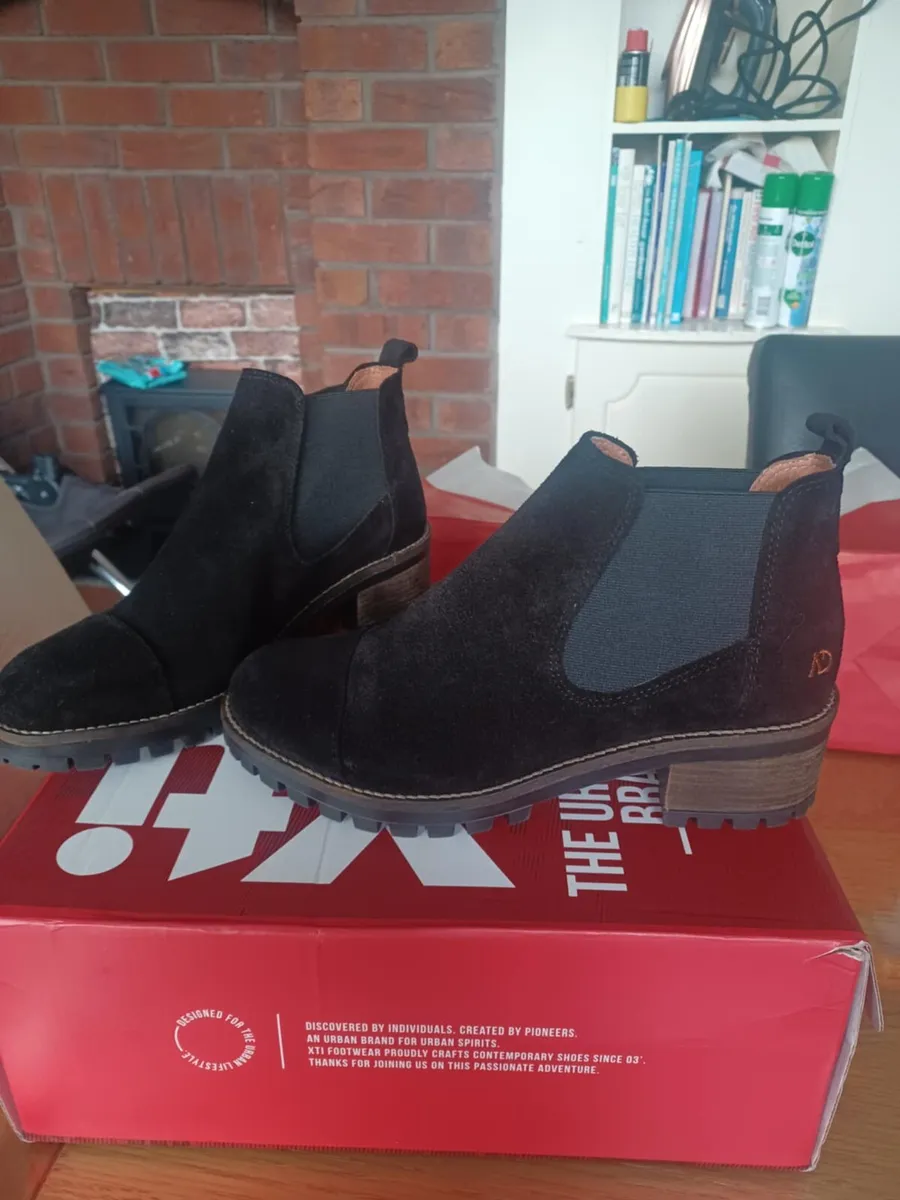 Ladies boots - Image 3