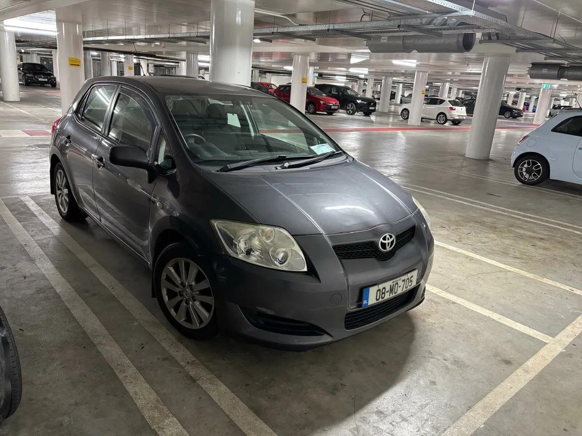 Toyota auris low km - Image 1