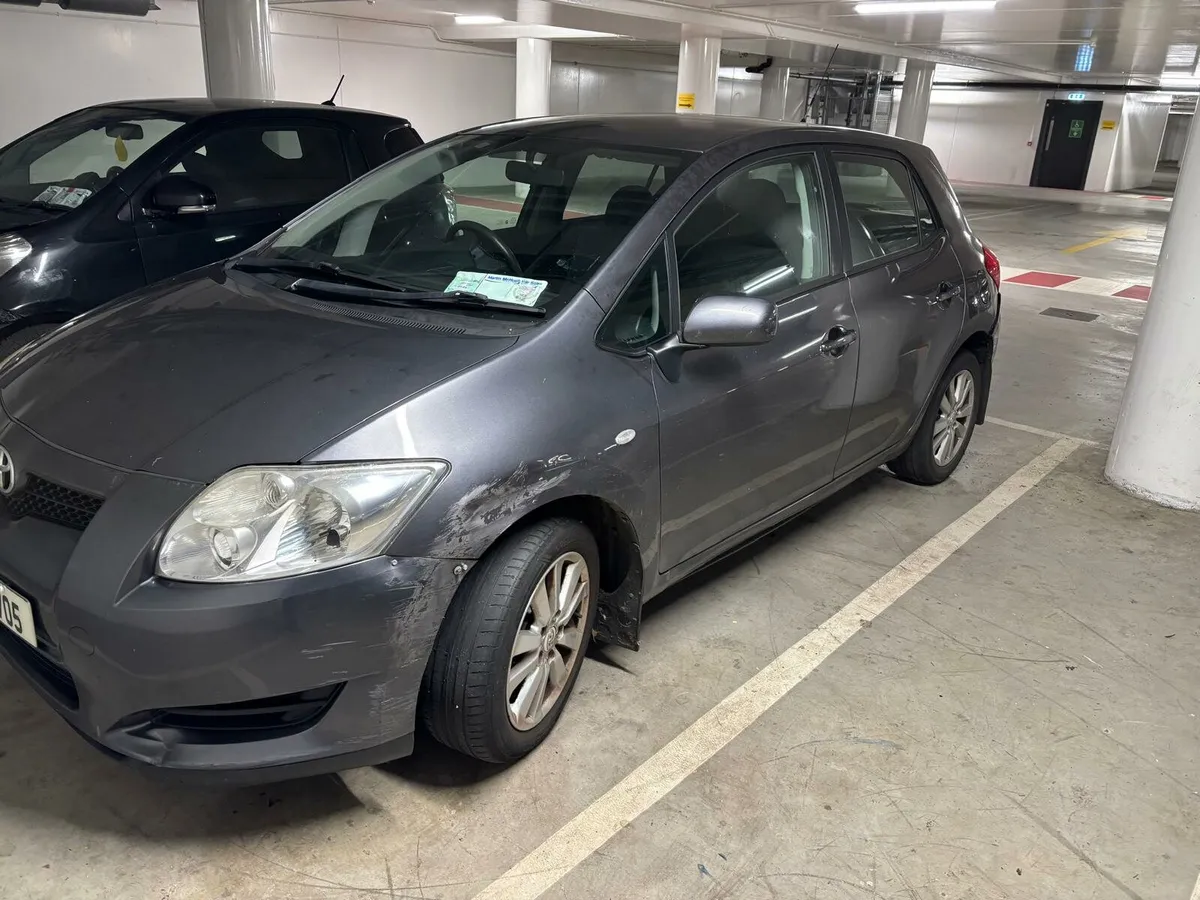 Toyota auris low km - Image 4