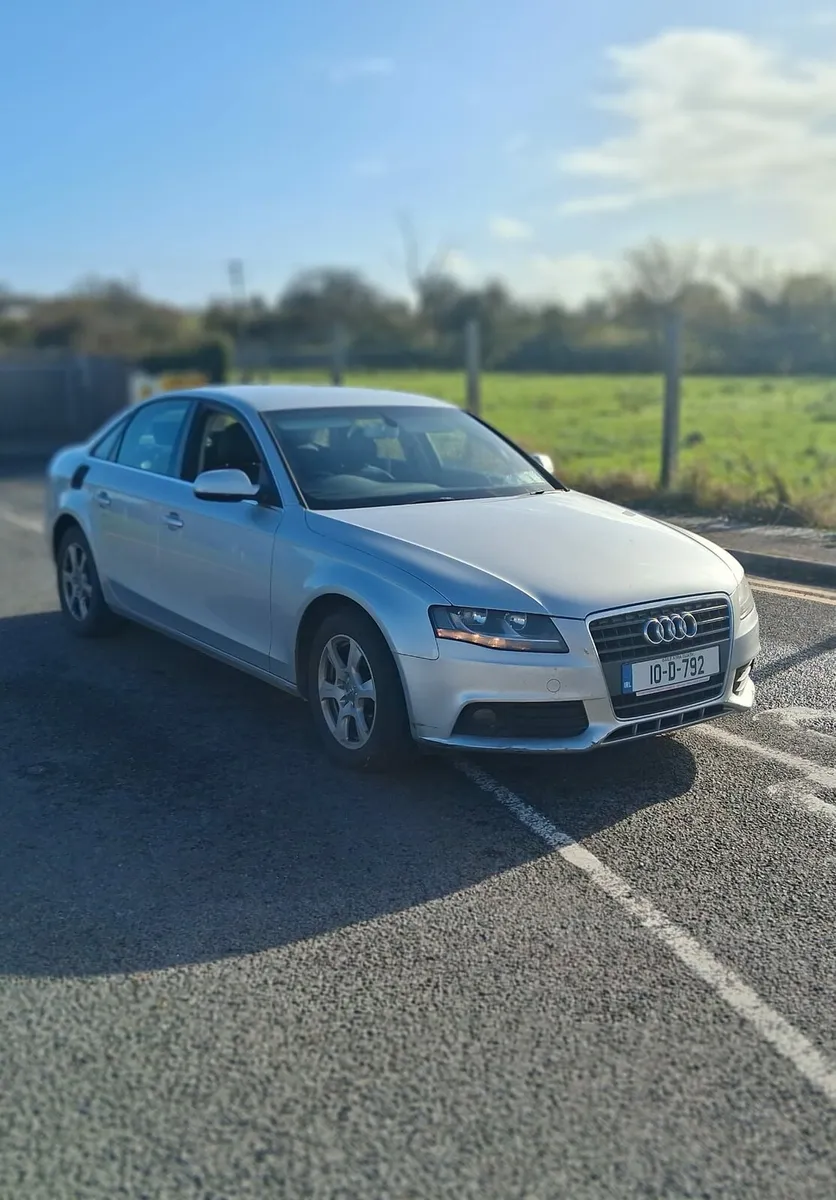 2010 audi a4 - Image 2