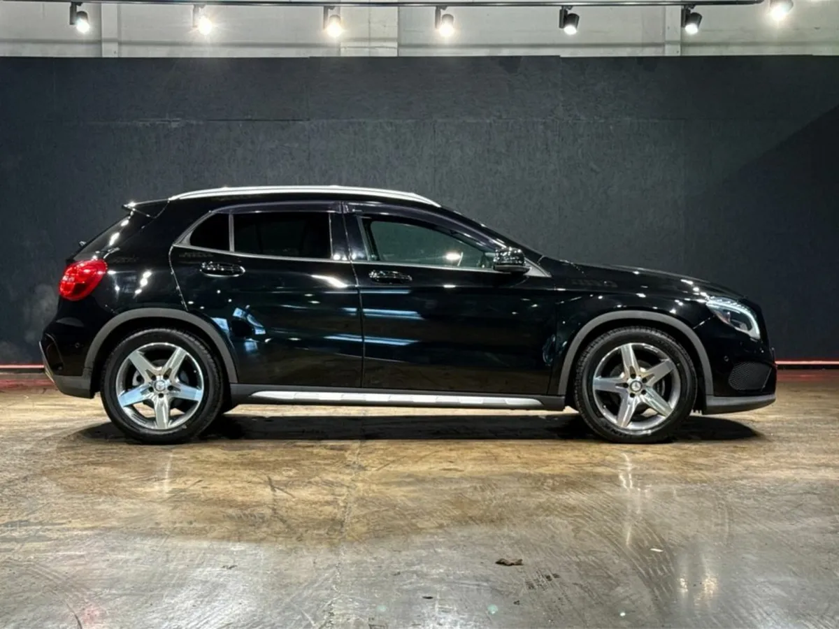 Mercedes-Benz GLA 1.6L AUTOMATIC - REVERSE CAMERA - Image 3