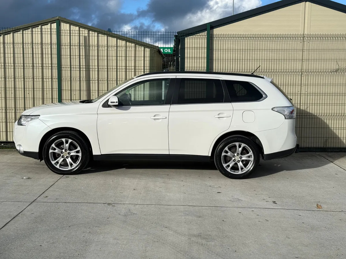 Mitsubishi Outlander 7 Seater - Image 4