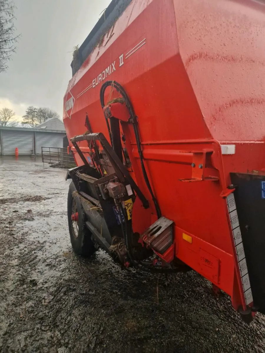 Kuhn diet feeder elevator
