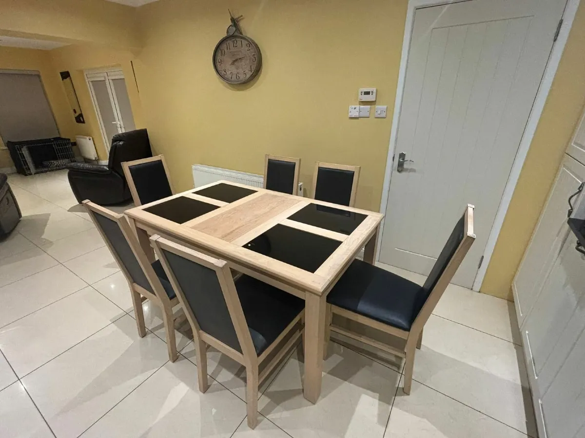 Table & chairs - Image 2